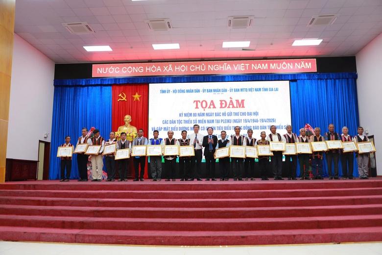 Gia Lai phấn đấu đạt 100% chỉ tiêu cán bộ người dân tộc thiểu số vào năm 2035- Ảnh 1.