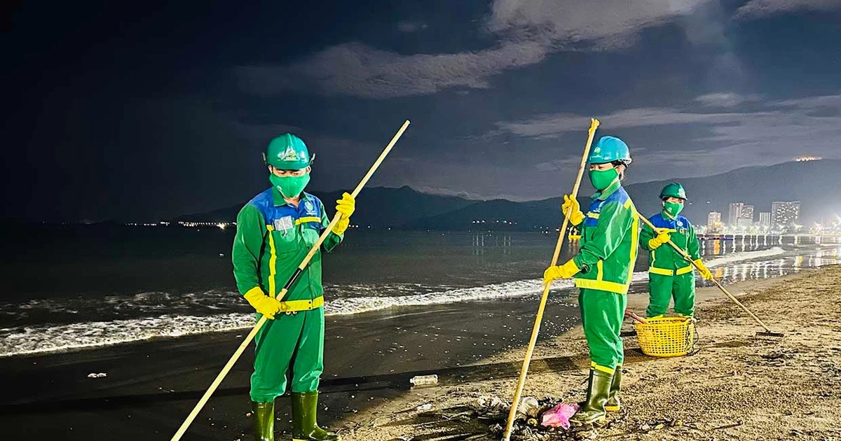 Những người lặng thầm làm sạch biển Quy Nhơn