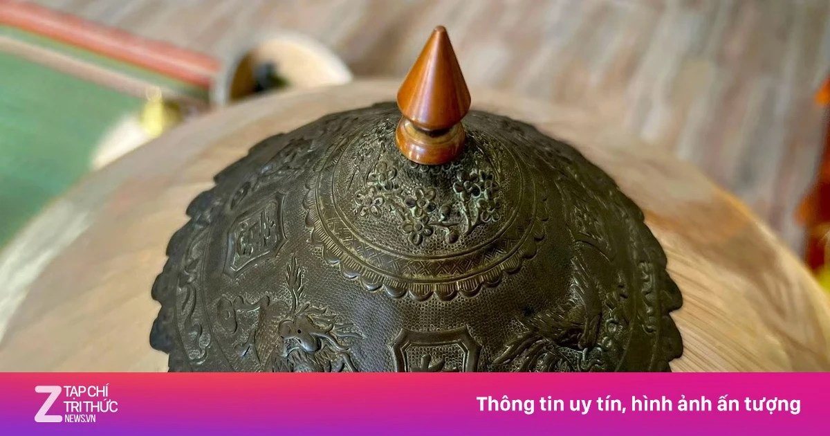 Bộ sưu tập nón ngựa cổ quý giá dành cho quan lớn đội