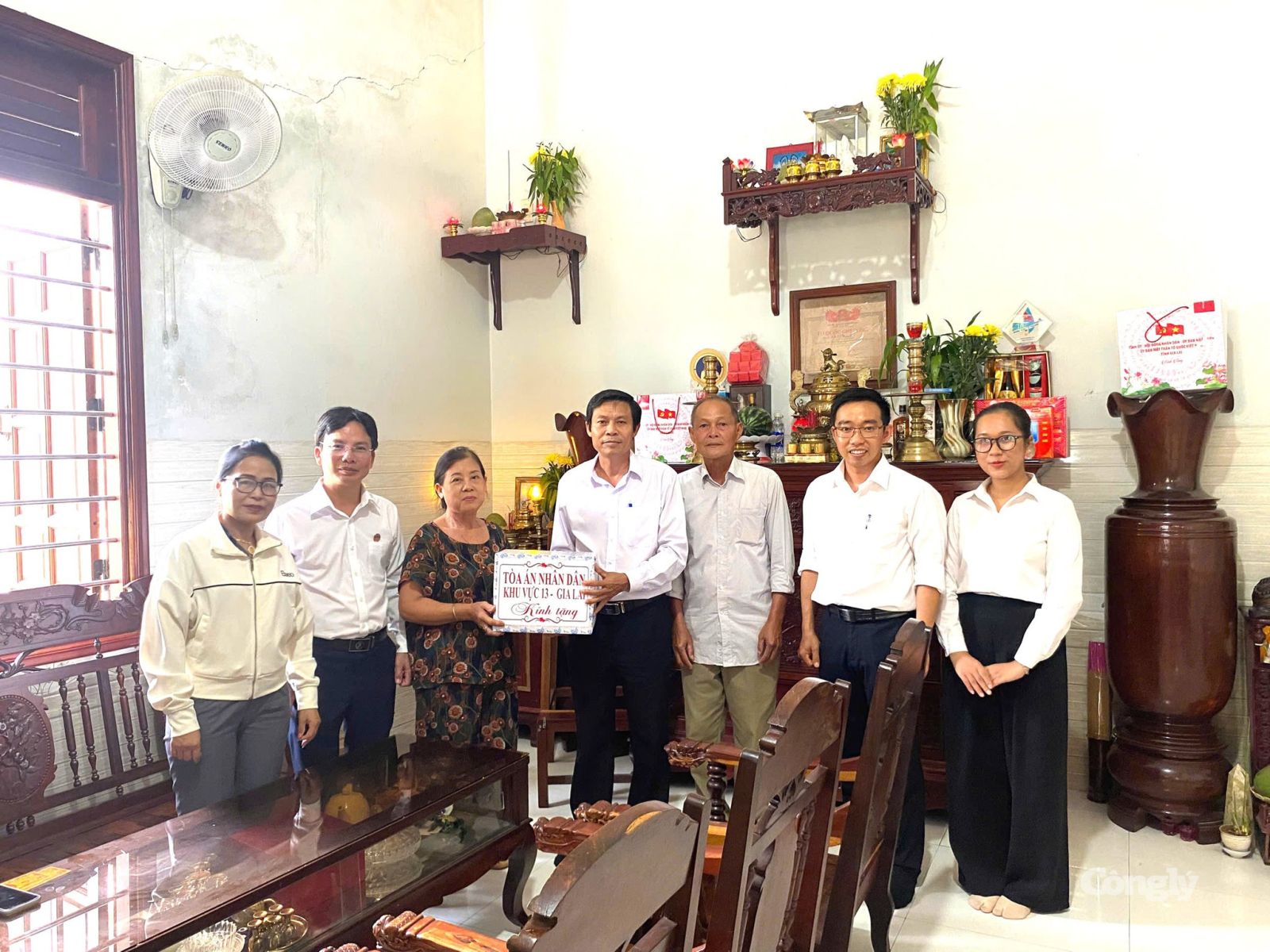 TAND khu vực 13 - Gia Lai thăm, tặng quà gia đình thương binh, liệt sĩ